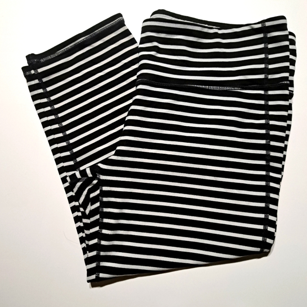 Athleta Capri Leggings Black And White Xl